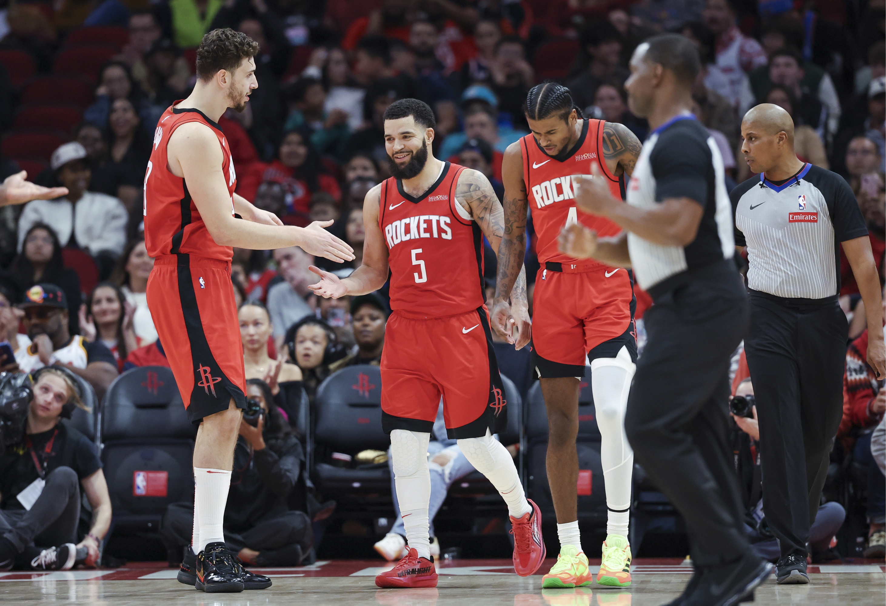 加拿大球员加盟NBA休斯敦火箭，希望重返巅峰