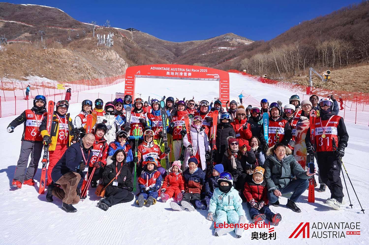 奥地利滑雪选手惊艳亮相，挑战极限